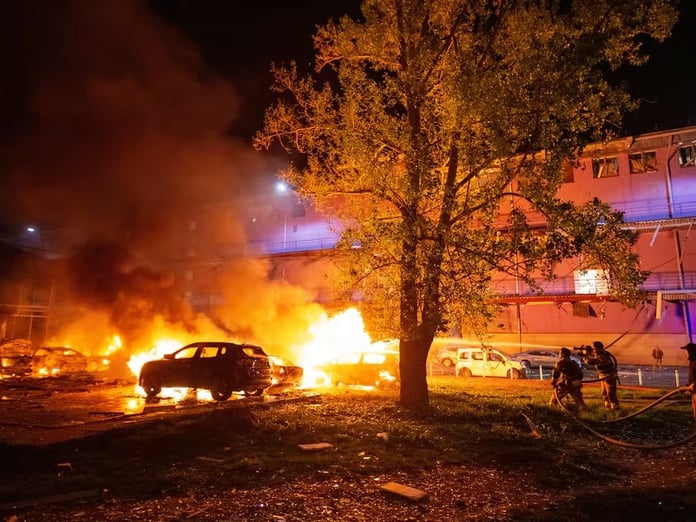 Rusya’dan Ukrayna’ya eş zamanlı füze ve İHA saldırısı