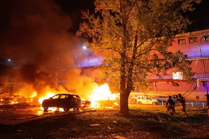 Rusya’dan Ukrayna’ya eş zamanlı füze ve İHA saldırısı