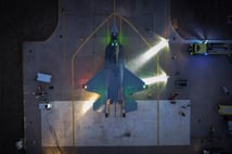 Newsweek: Türkiye’nin KAAN uçağı, F‑35’e rakip olma yolunda