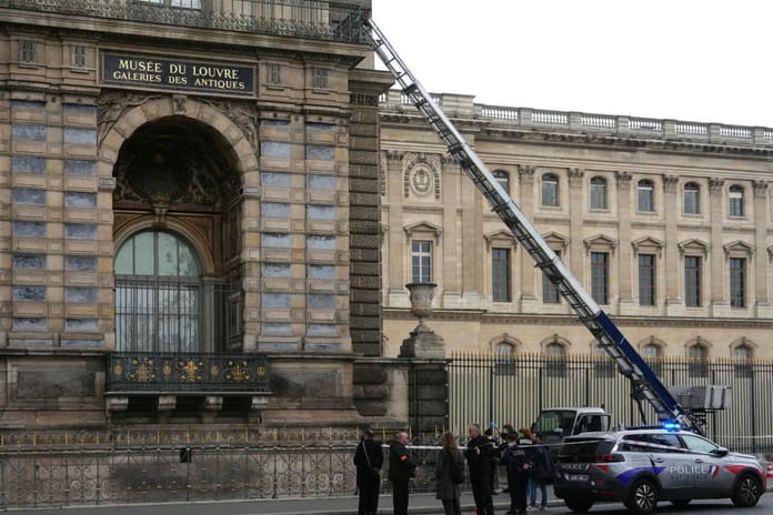 Louvre Müzesi'ni soyan hırsızlardan biri YouTuber çıktı