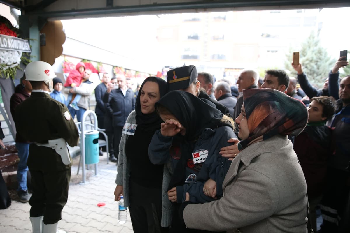 Türkiye için en acı günlerden biri: Şehitler son yolculuğuna uğurlandı