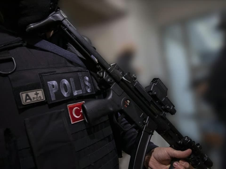 "Sevenler" çetesine şafak operasyonu