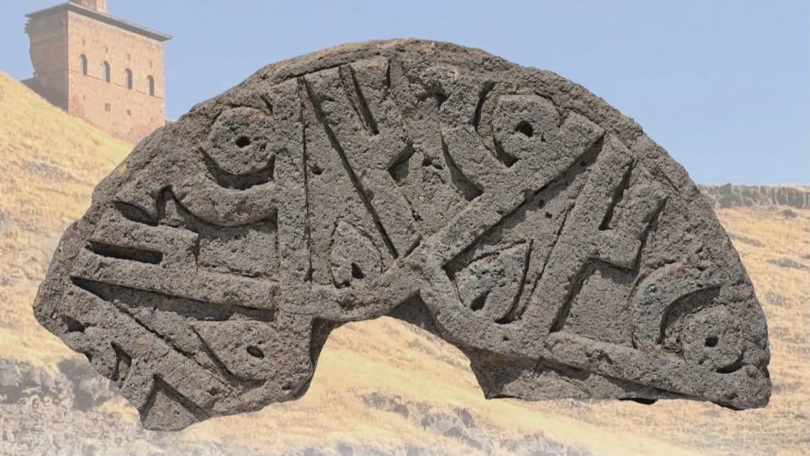 Ani’de ‘Hz. Muhammed’ isminin yer aldığı Selçuklu taşı bulundu