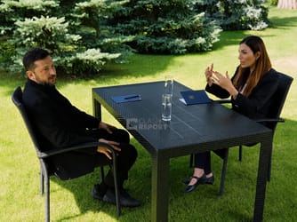 Zelensky: "I Am Ready" to Sign Peace Deal at Oval Office