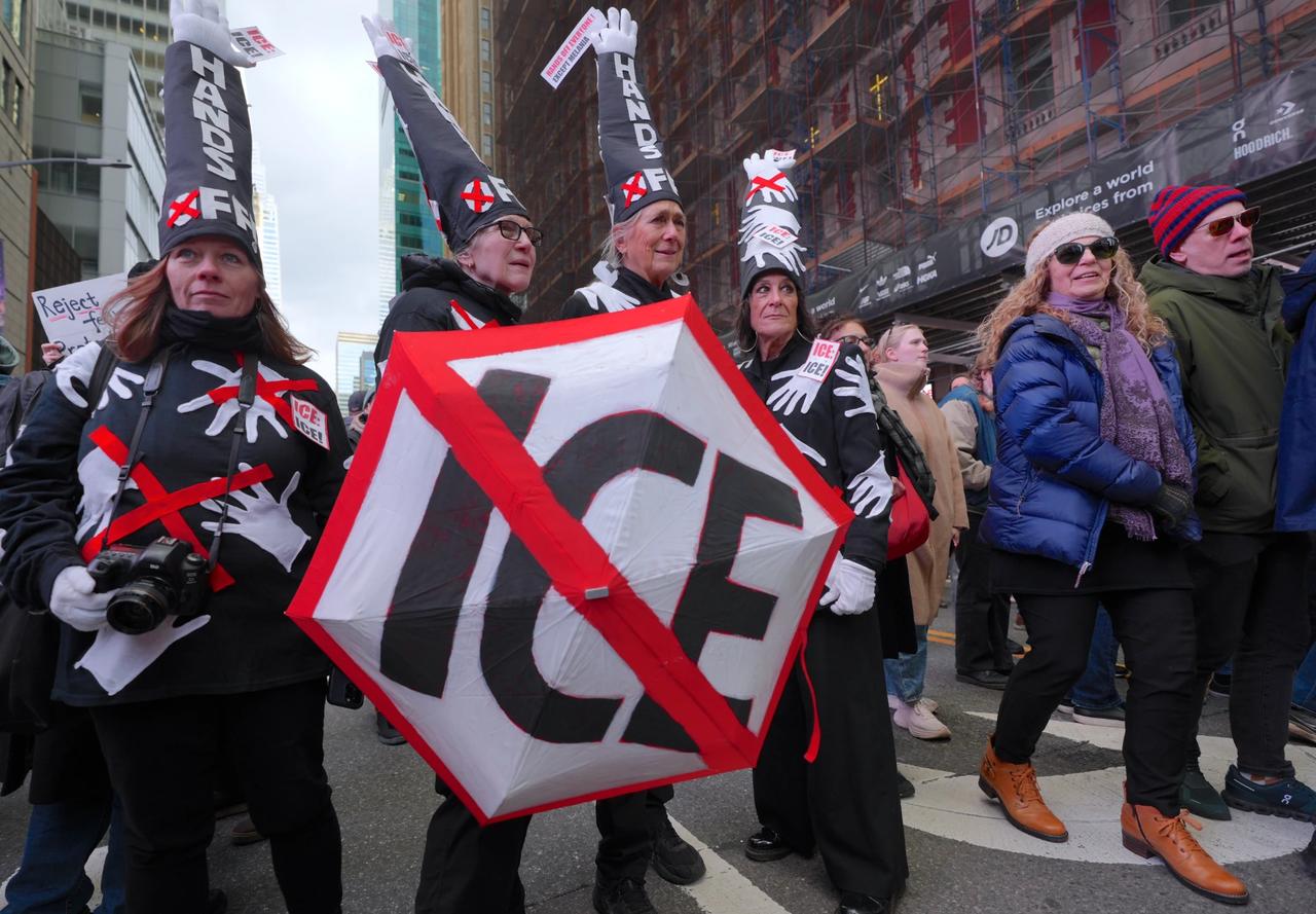 ABD'de ICE gerilimi: Minnesota'dan New York'a Binlerce Kişi Sokakta