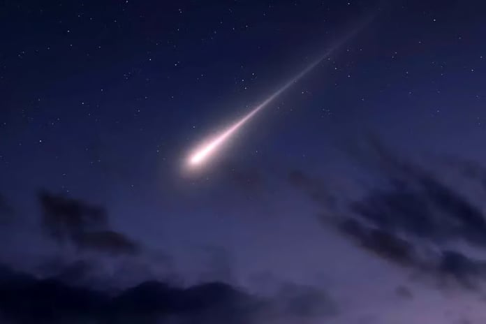 Yarım tonluk Sovyet uydusu Hint Okyanusu'na düştü