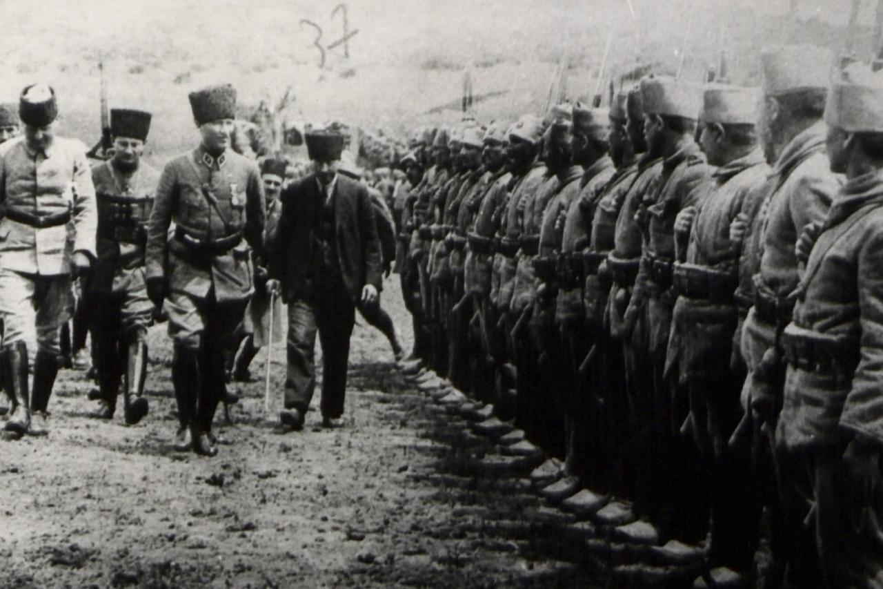 Tarihte Bugün: Mustafa Kemal Paşa Başkomutan oldu