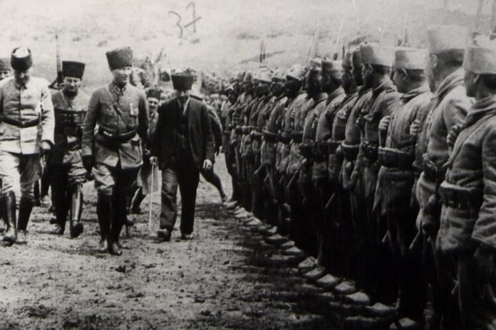 Tarihte Bugün: Mustafa Kemal Paşa Başkomutan oldu