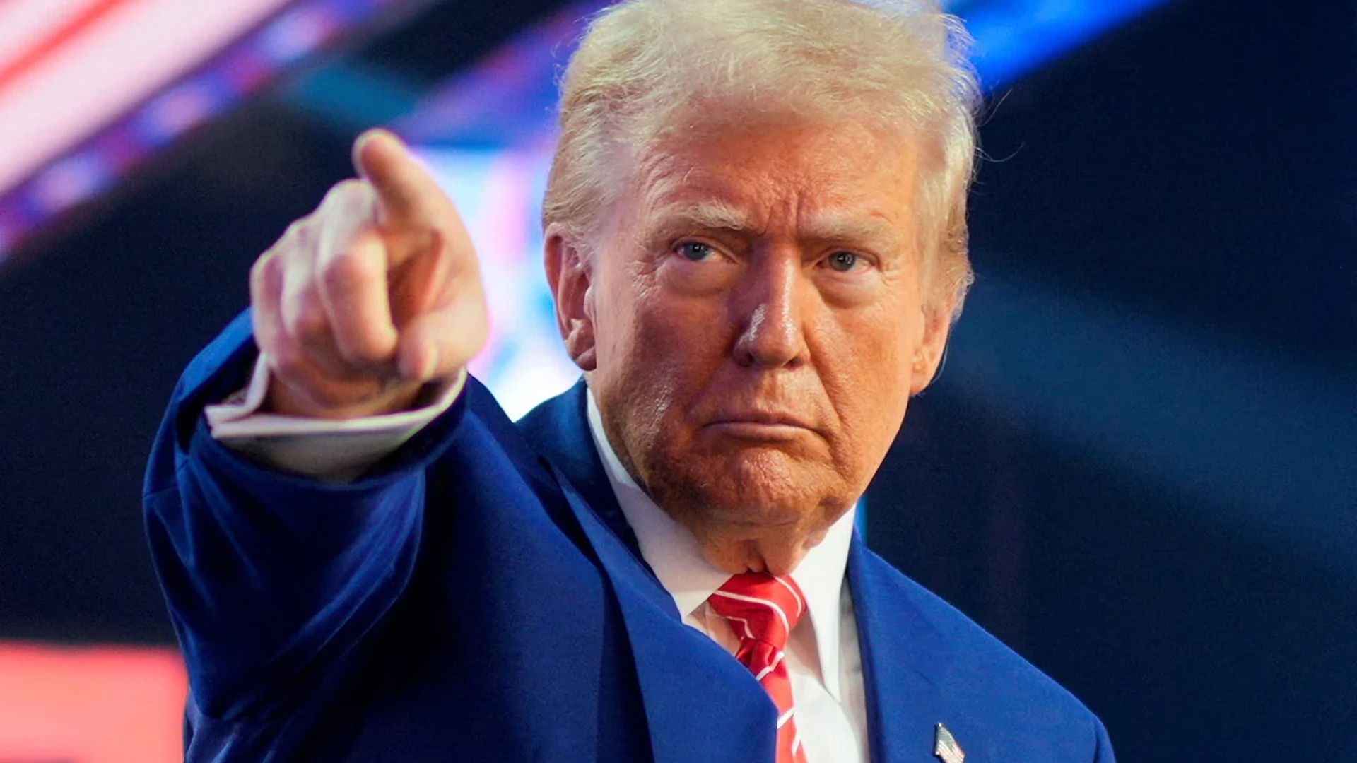 Trump'tan Devrim Muhafızları'na teslim ol çağrısı