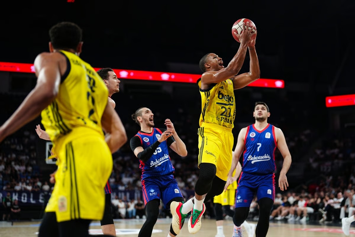 Basketbol Süper Ligi'nde ilk finalist Fenerbahçe