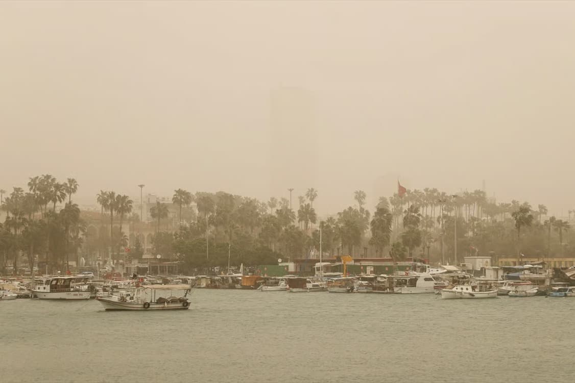 Mersin'de toz aşınımı etkili oldu