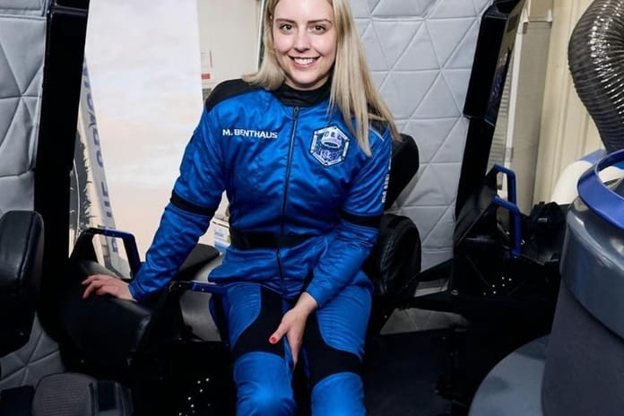 Uzayda bir ilk: Yürüme engeline rağmen uzaya çıktı