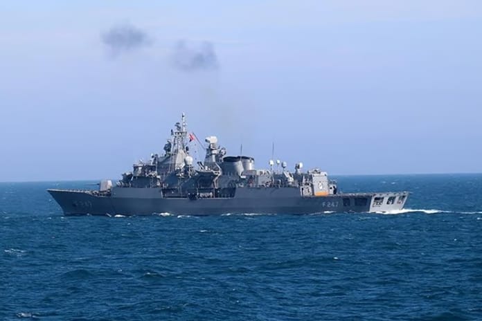 Türk Donanması Doğu Akdeniz'de 'İnsani Yardım Kalkanı' oluşturuyor