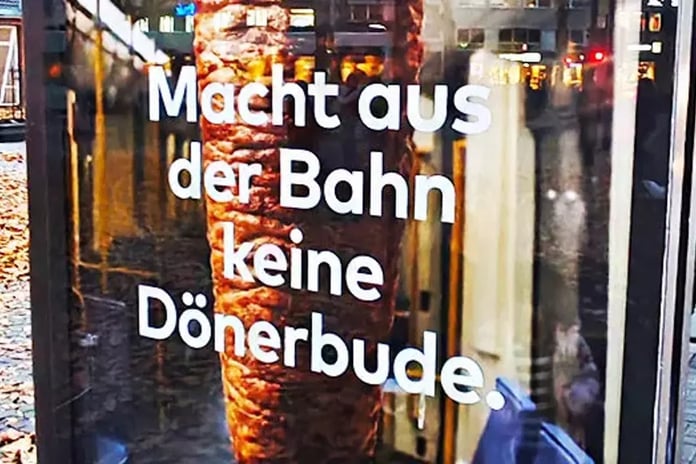 Köln'de skandal kampanya: Döner afişiyle Türklere hakaret ettiler