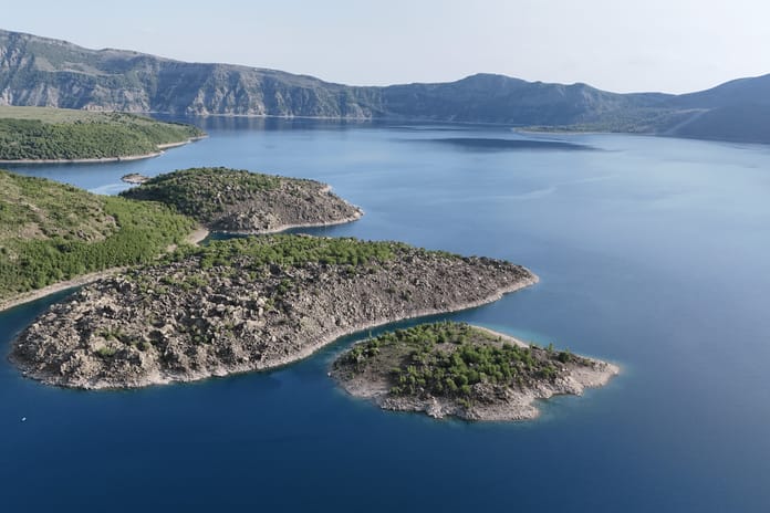 Nemrut Kalderası yoğun denetimlerle korunuyor