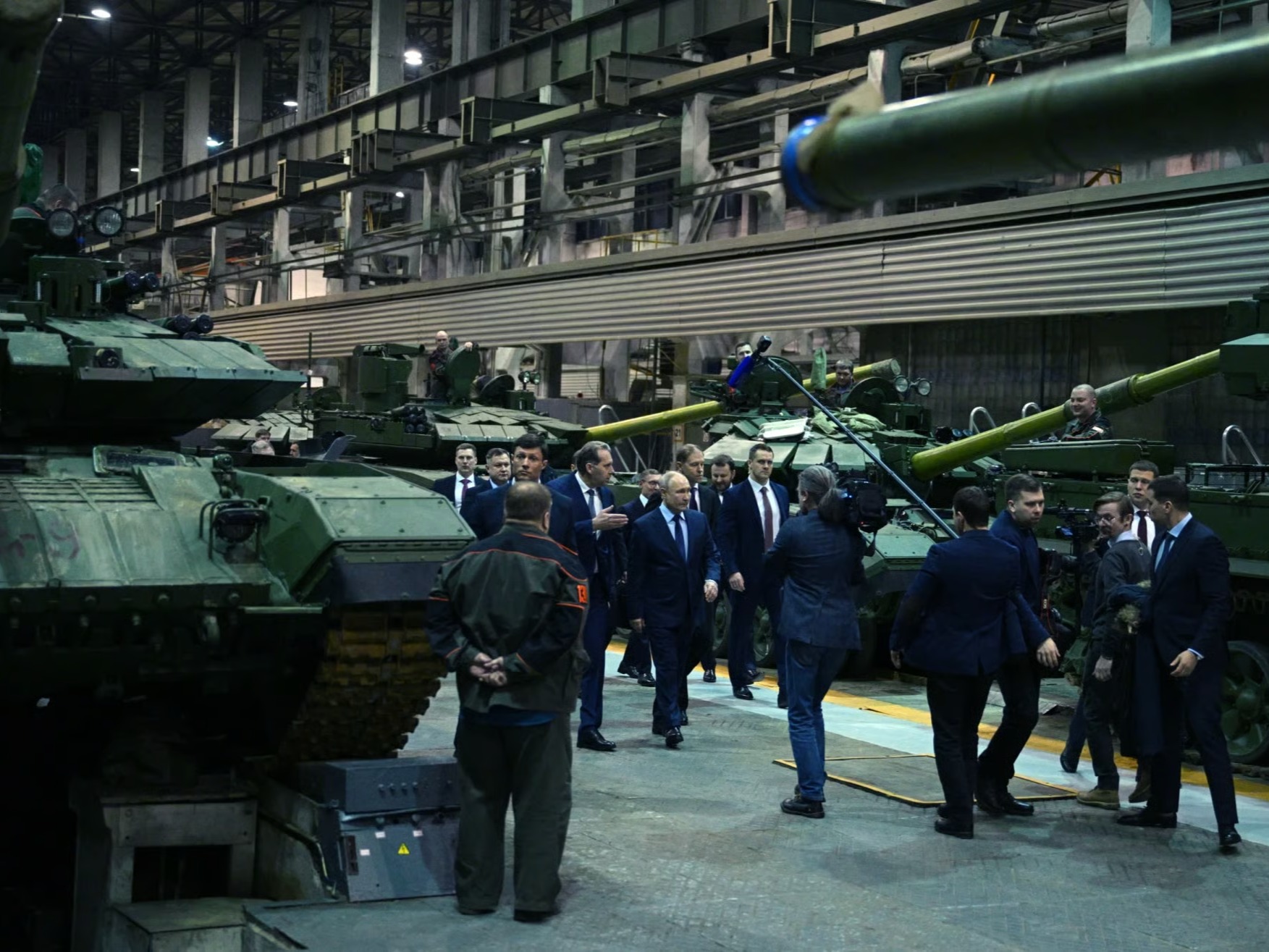 Russia’s War Economy Slows, But Public Mood Remains Upbeat