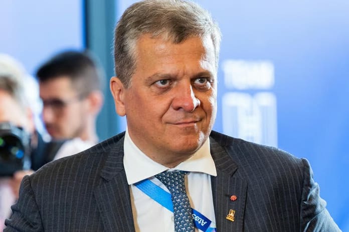 Polonya'da sahte diploma soruşturması: Paris Büyükelçisi görevden alındı