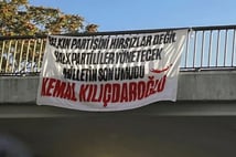 CHP'nin Kadıköy mitingi öncesi Kılıçdaroğlu pankartı asıldı