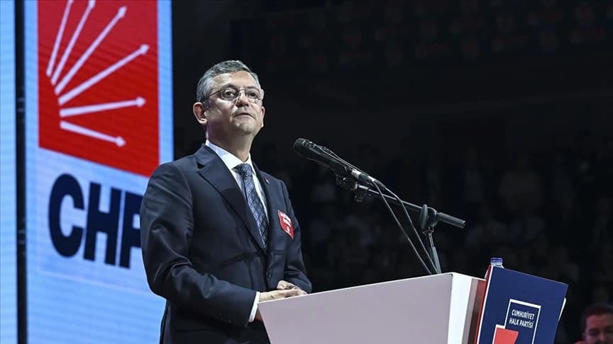 Özgür Özel Kurultay çağrısı