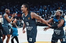 EuroLeague'de zorlu Fransa virajı: Anadolu Efes'ten play-off'a kritik adım