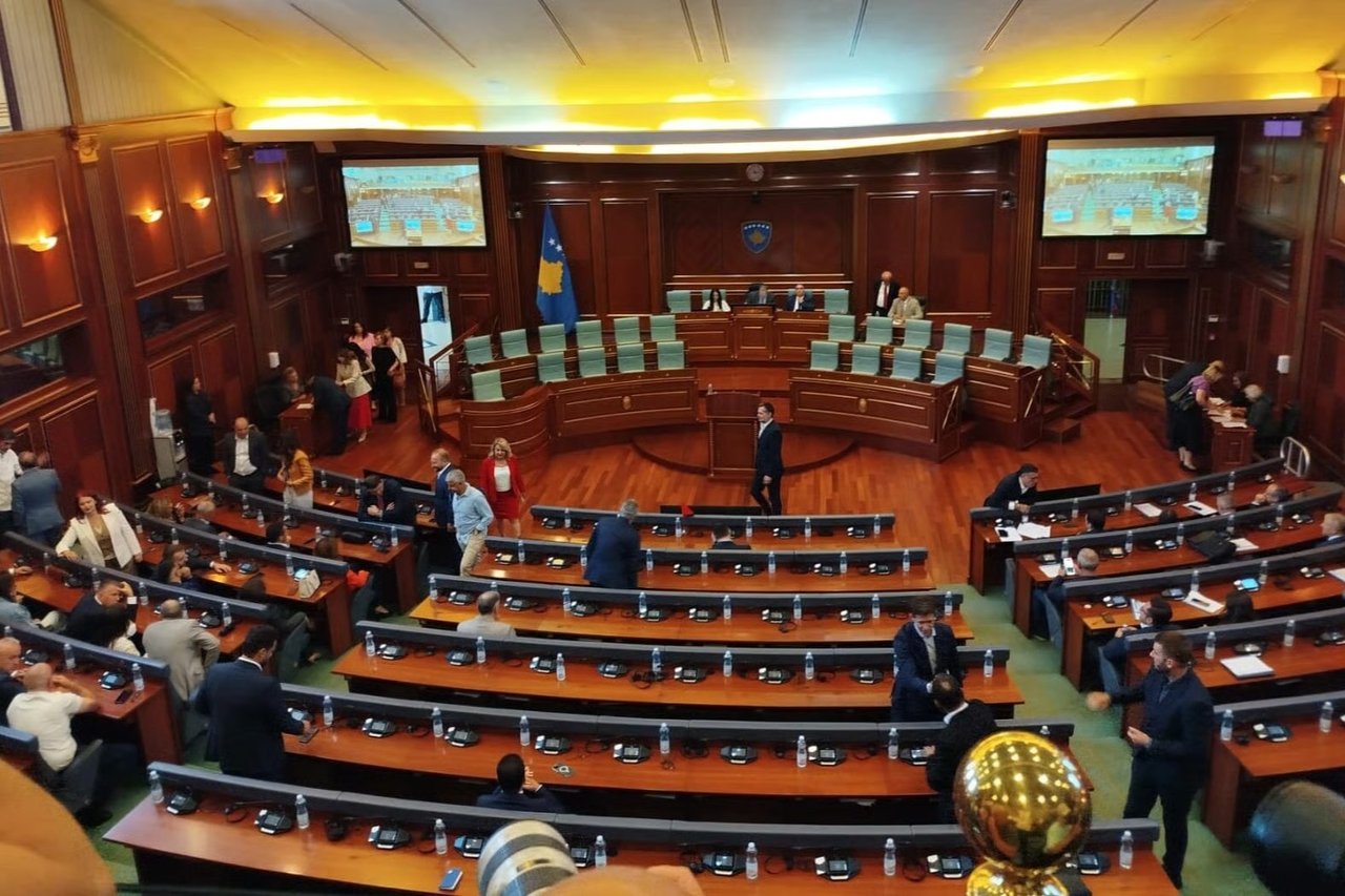 Kosova'da siyasi kriz derinleşiyor