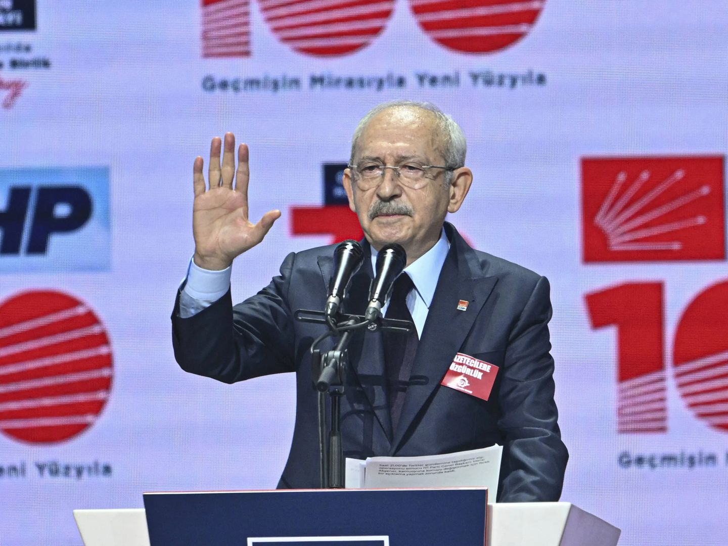 Kemal Kılıçdaroğlu kameraların karşısına geçti: Özgür Özel'in kurultay çağrısına yanıt verdi 