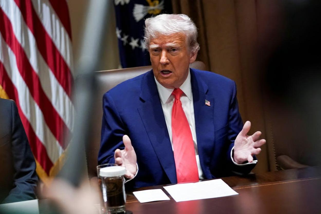 Trump ilaç devlerini uyardı