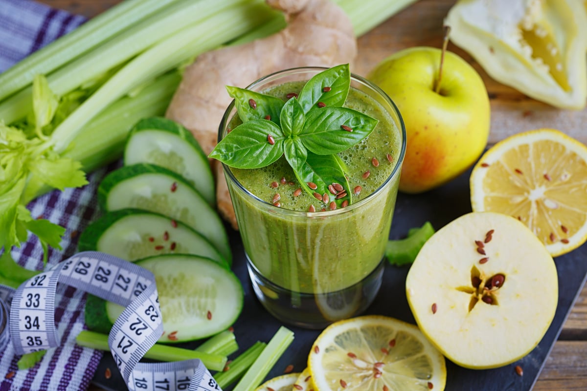 Meyve ve sebzeden oluşan detoks suyu