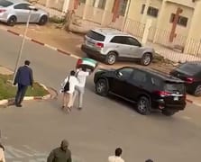 "Özgür Filistin" sloganlarıyla İsrail Büyükelçisi'ni kovdular