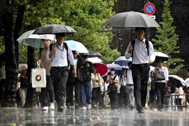 Tokyo'da 35 gün boyunca aralıksız yağmur yağdı