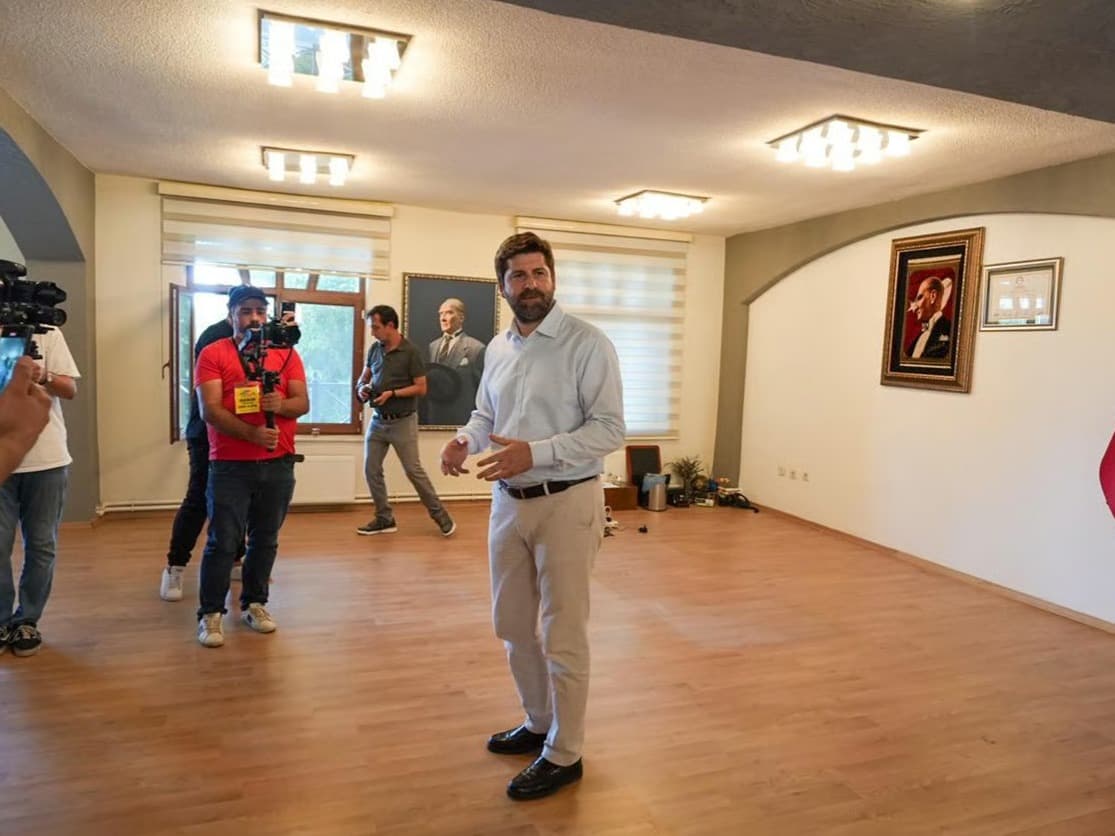 Belediye başkanının odası haczedildi