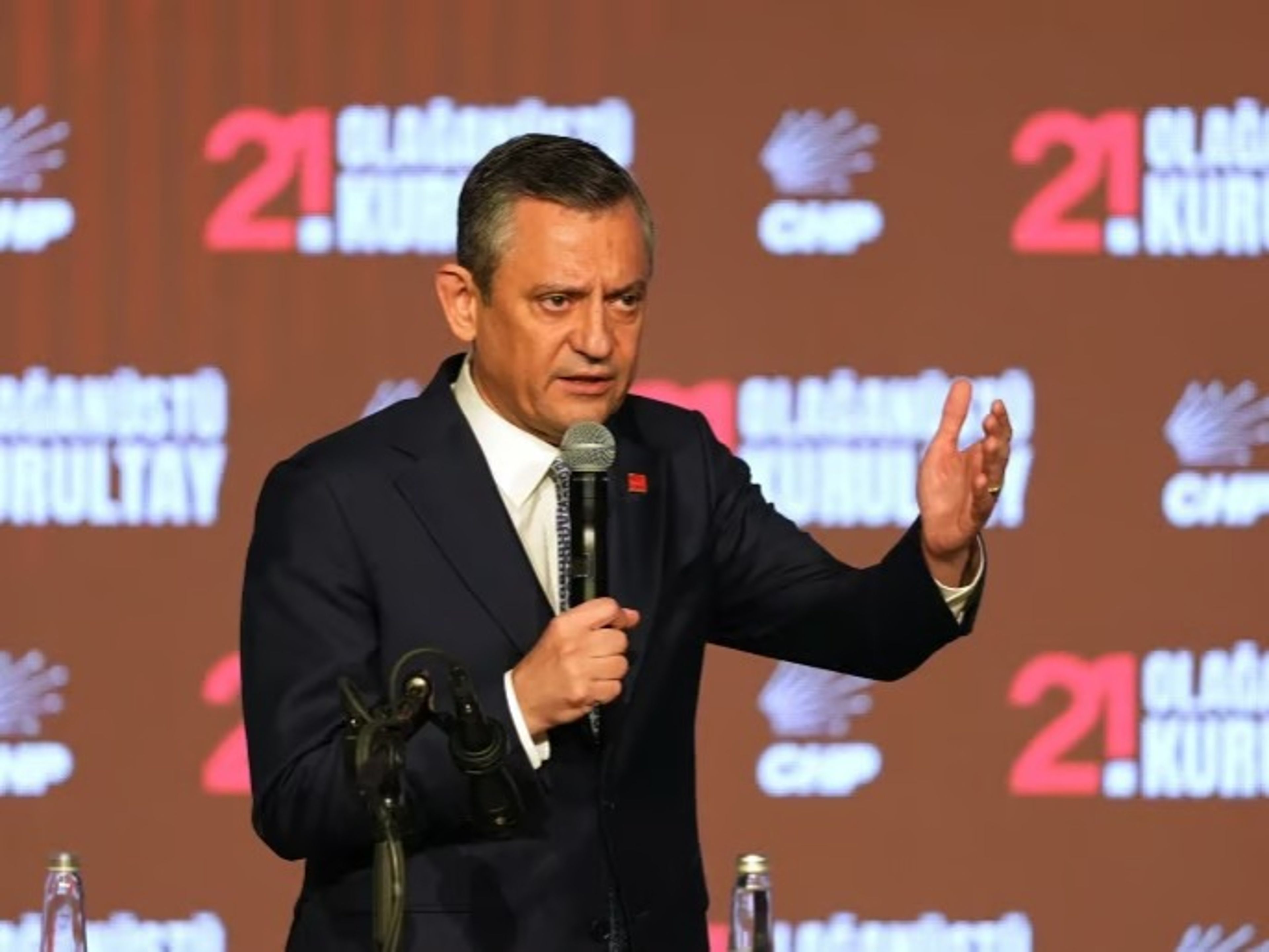 Özel istifa ederse ne olacak?