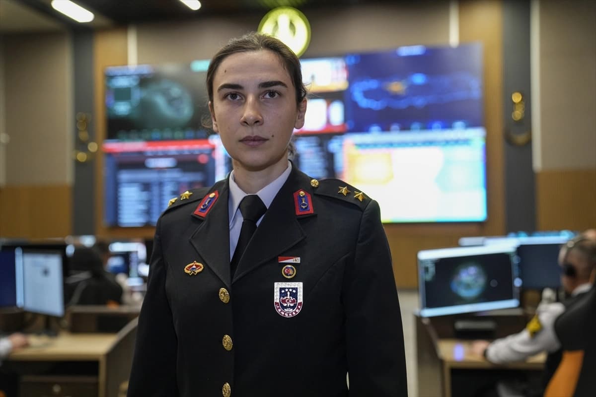 Jandarma uyarıyor! Yapay zekayı dertleşme aracı olarak görmeyin