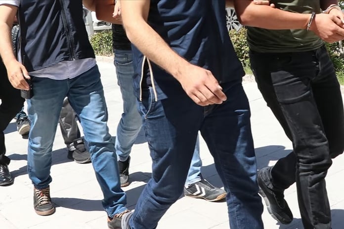 Sahte araç kiralama sitesiyle 330 milyon liralık vurguna 3 tutuklama