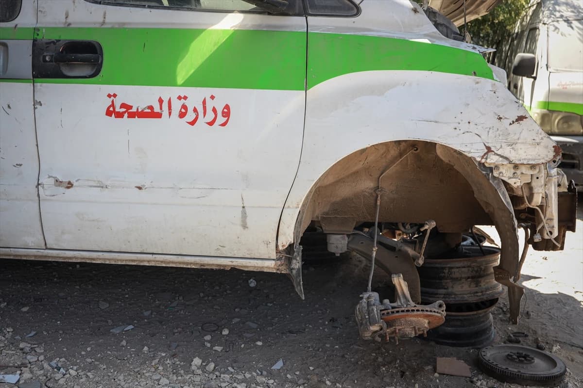Abluka altındaki Gazze'de ambulans hizmetinin çöküşün eşiğinde olduğu uyarısı