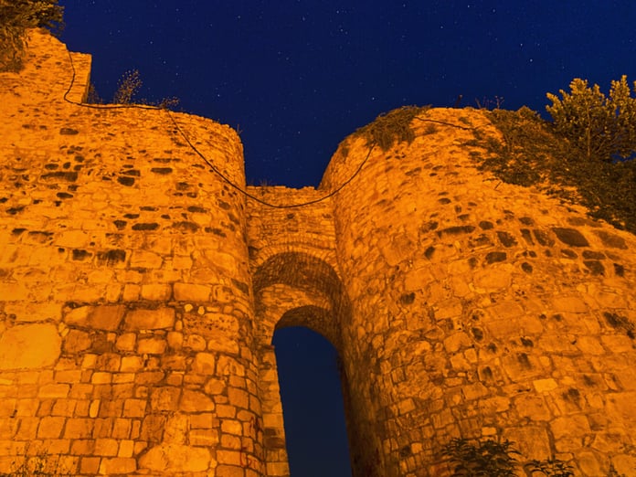 2 bin 500 yıllık Ünye Kalesi ziyaretçi akınına uğradı