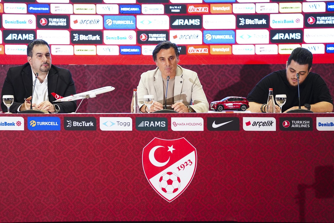 Montella'nın sözleşmesi uzatılıyor: TFF'den imza töreni