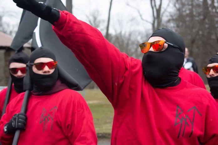 Almanya'da 535 Şiddet Yanlısı Neo-Nazi aranıyor