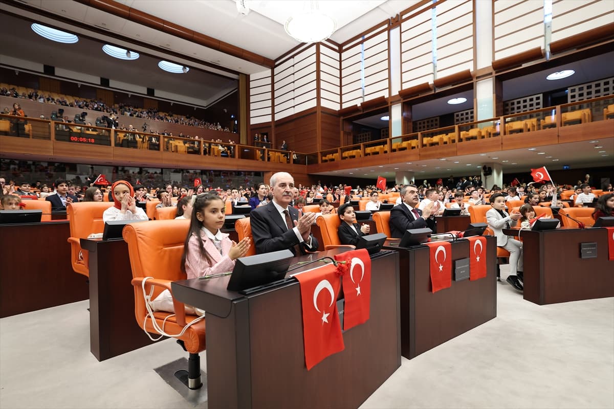Gazi Meclis’te çocukların günü: "Savaş, korku ve gözyaşı istemiyoruz"