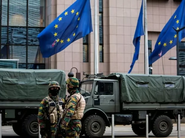 AB ülkeleri, Avrupa'yı yeniden silahlandırma programını onayladı