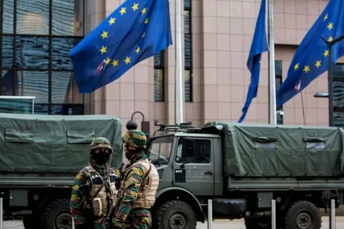 AB ülkeleri, Avrupa'yı yeniden silahlandırma programını onayladı