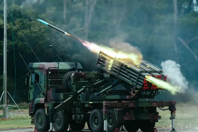 Tayvan, HIMARS roket sistemi ile sahil savunmasını güçlendiriyor