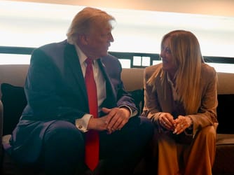 Trump, Meloni in Tug of War Over G7 Photo Op