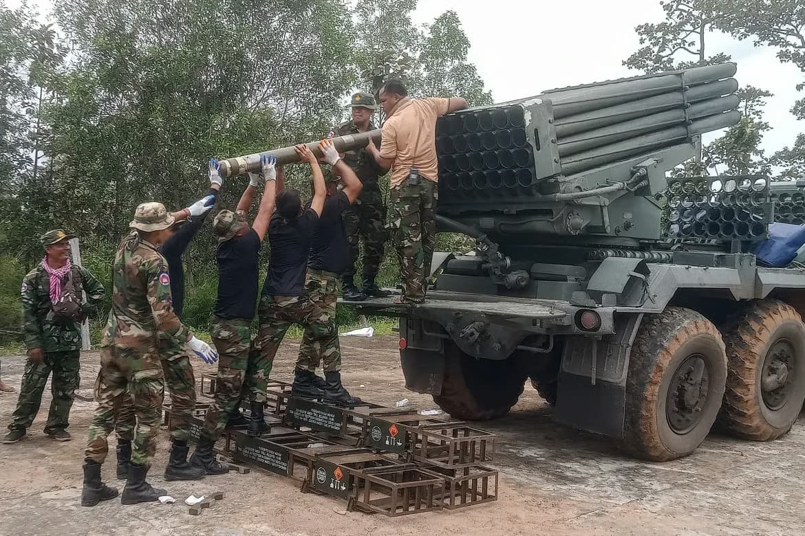 Tayland Kamboçya'yı ateşkesi ihlal etmekle suçladı