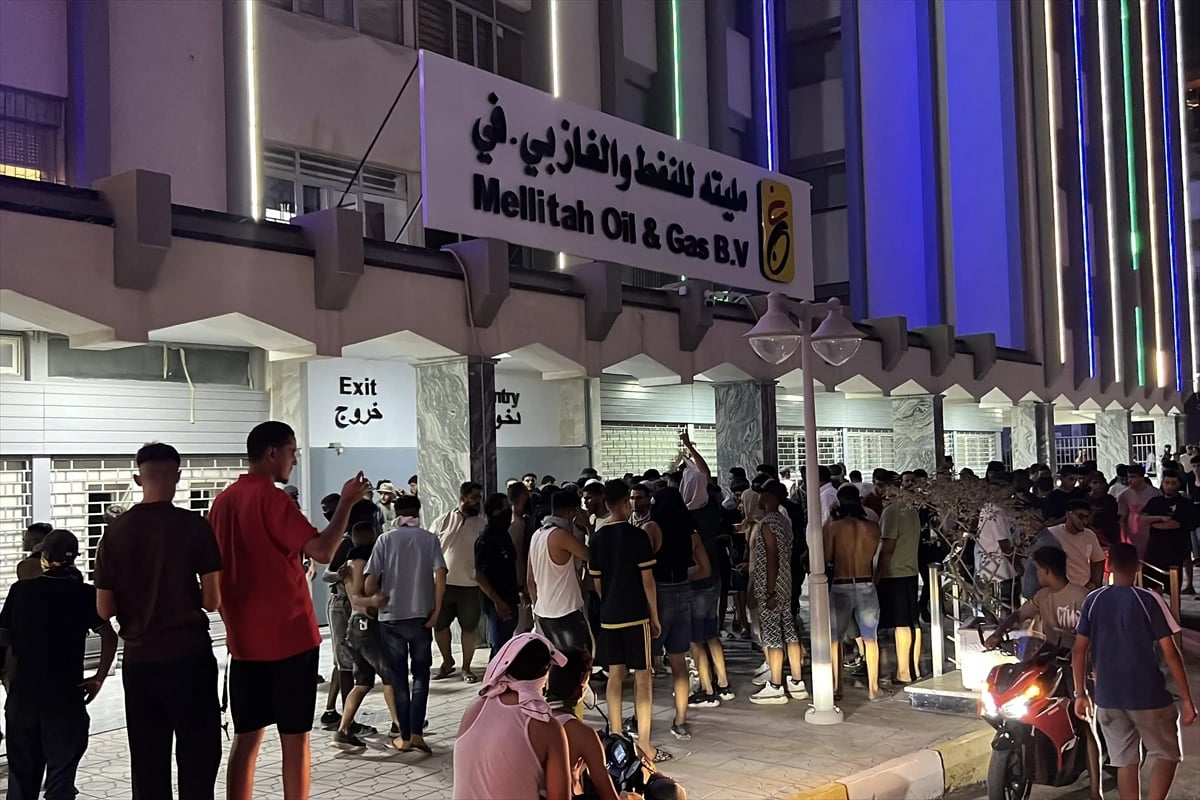 Libya'da elektrik protestoları sivil itaatsizliğe yol açtı