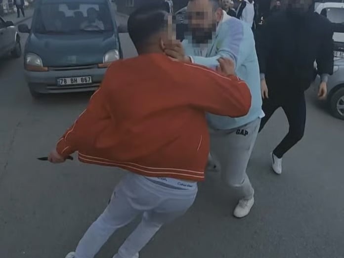 Yol verme tartışması kavgaya dönüştü