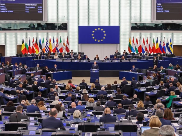 Avrupa Parlamentosu kurumsal cihazlarda yapay zekayı engelledi