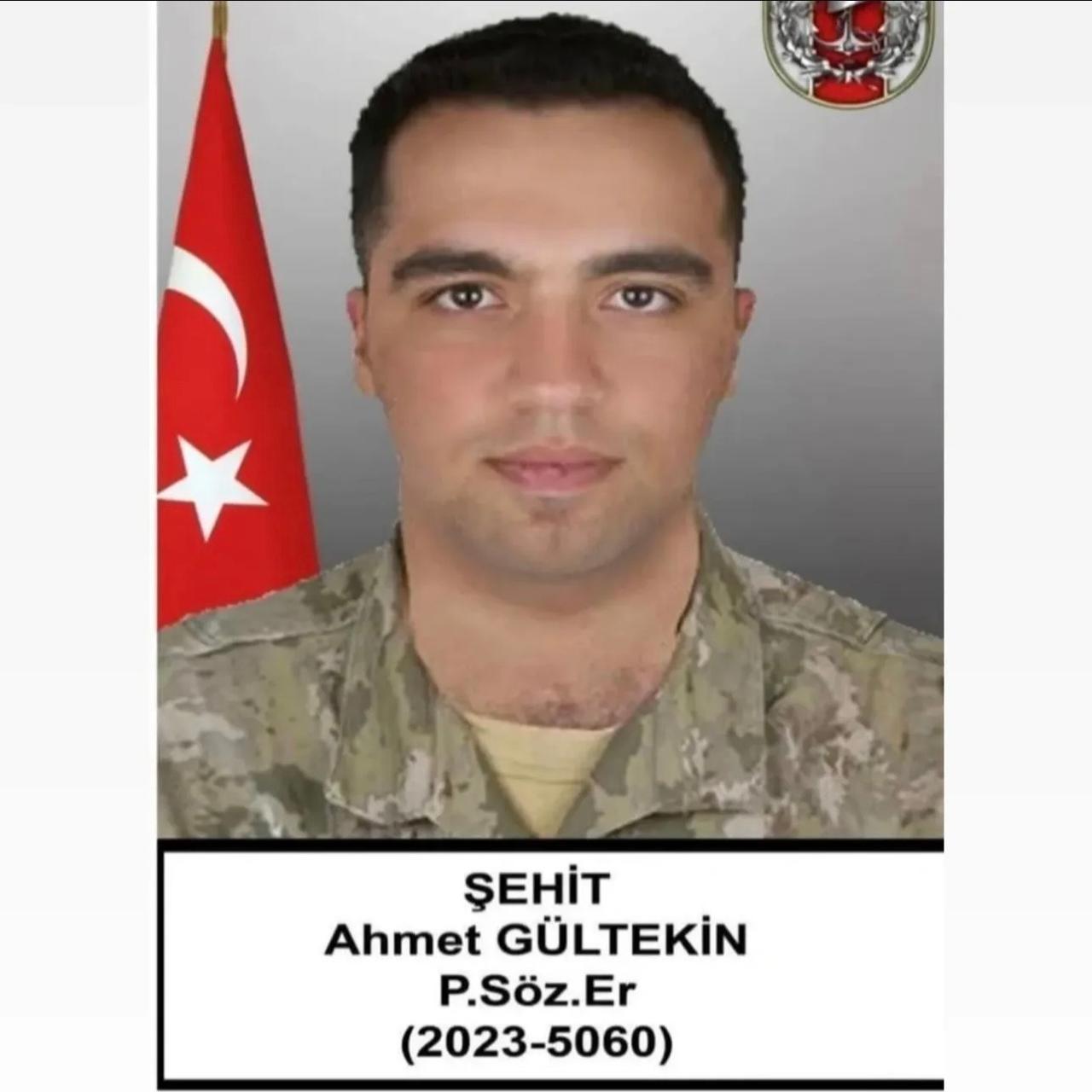 Şehitlerimizin baba evine Türk Bayrağı asıldı