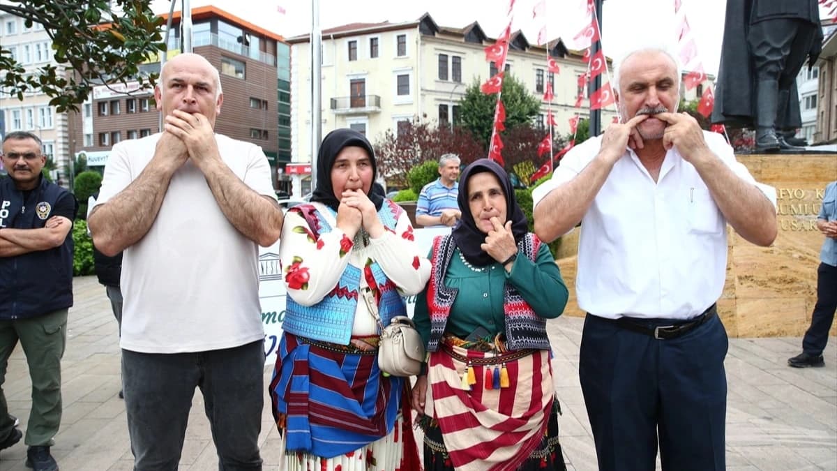 Islık dili festivali öncesinde Giresun sokaklarında tanıtım yapıldı