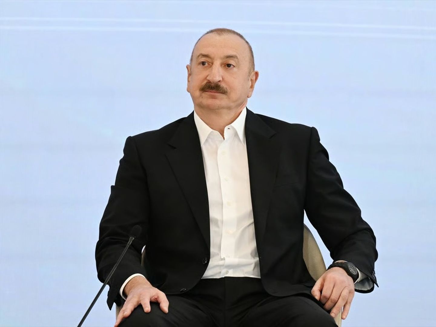 Aliyev'den Ukrayna'ya çağrı: İşgalcilere boyun eğmeyin